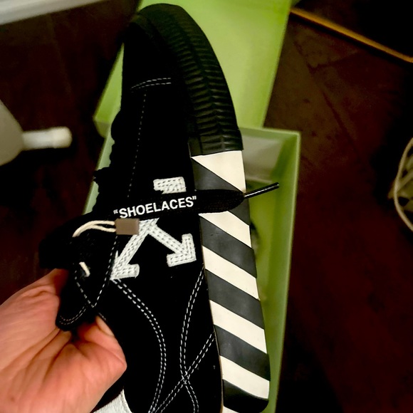 Brand new with box and tags ! Off white kicks - Picture 3 of 7